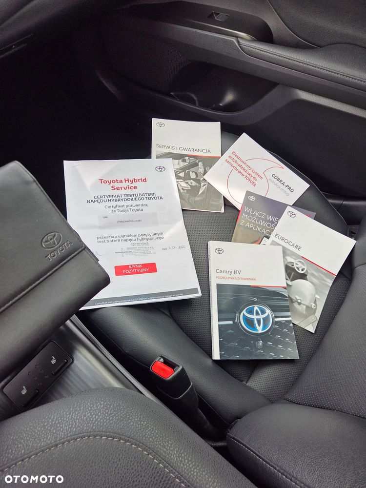 Toyota Camry 2.5 Hybrid Executive CVT - 22
