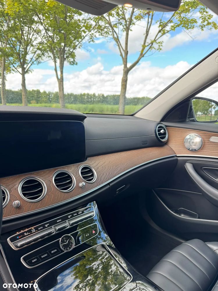 Mercedes-Benz Klasa E 220 d 9G-TRONIC Exclusive - 25