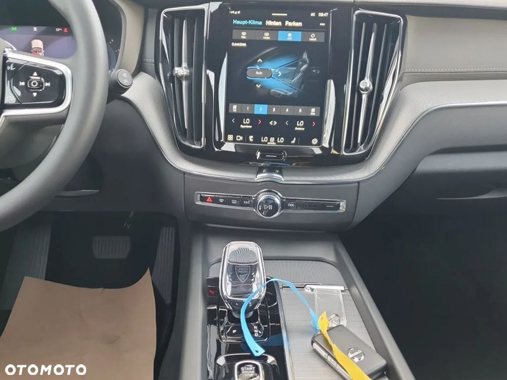 Volvo XC 60 B5 B AWD Ultimate Black Edition - 15