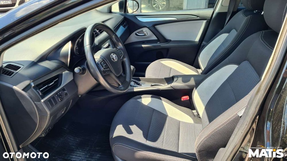 Toyota Avensis - 35