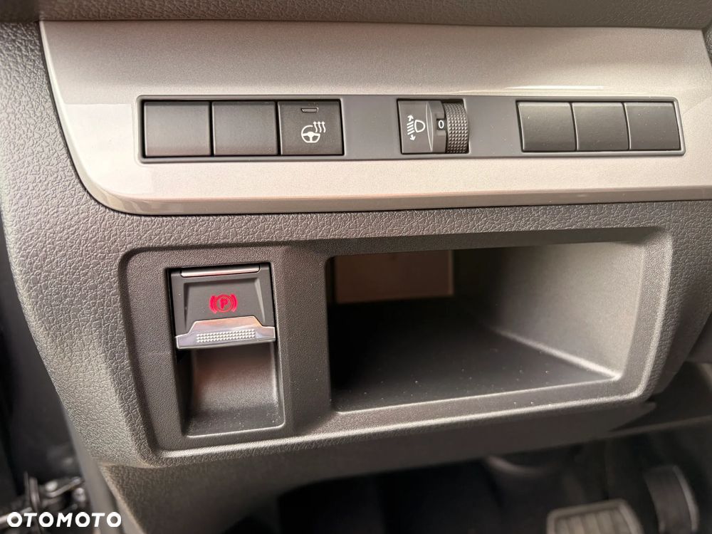 Peugeot Traveller 2.0 BlueHDi Long Business EAT8 - 24