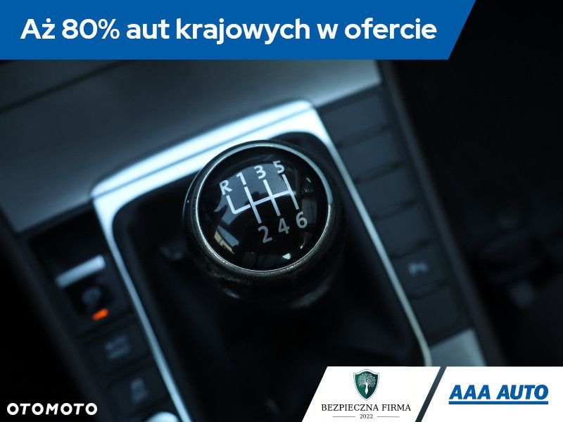 Volkswagen Passat - 11