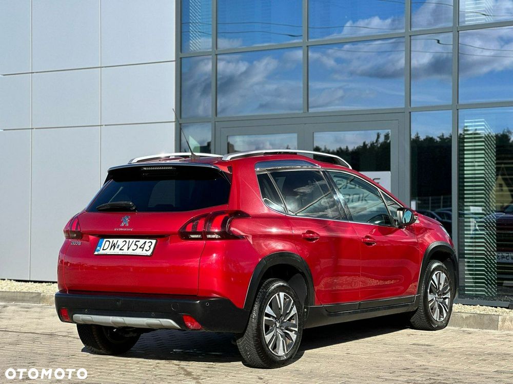 Peugeot 2008 1.2 Pure Tech Allure S&S - 9