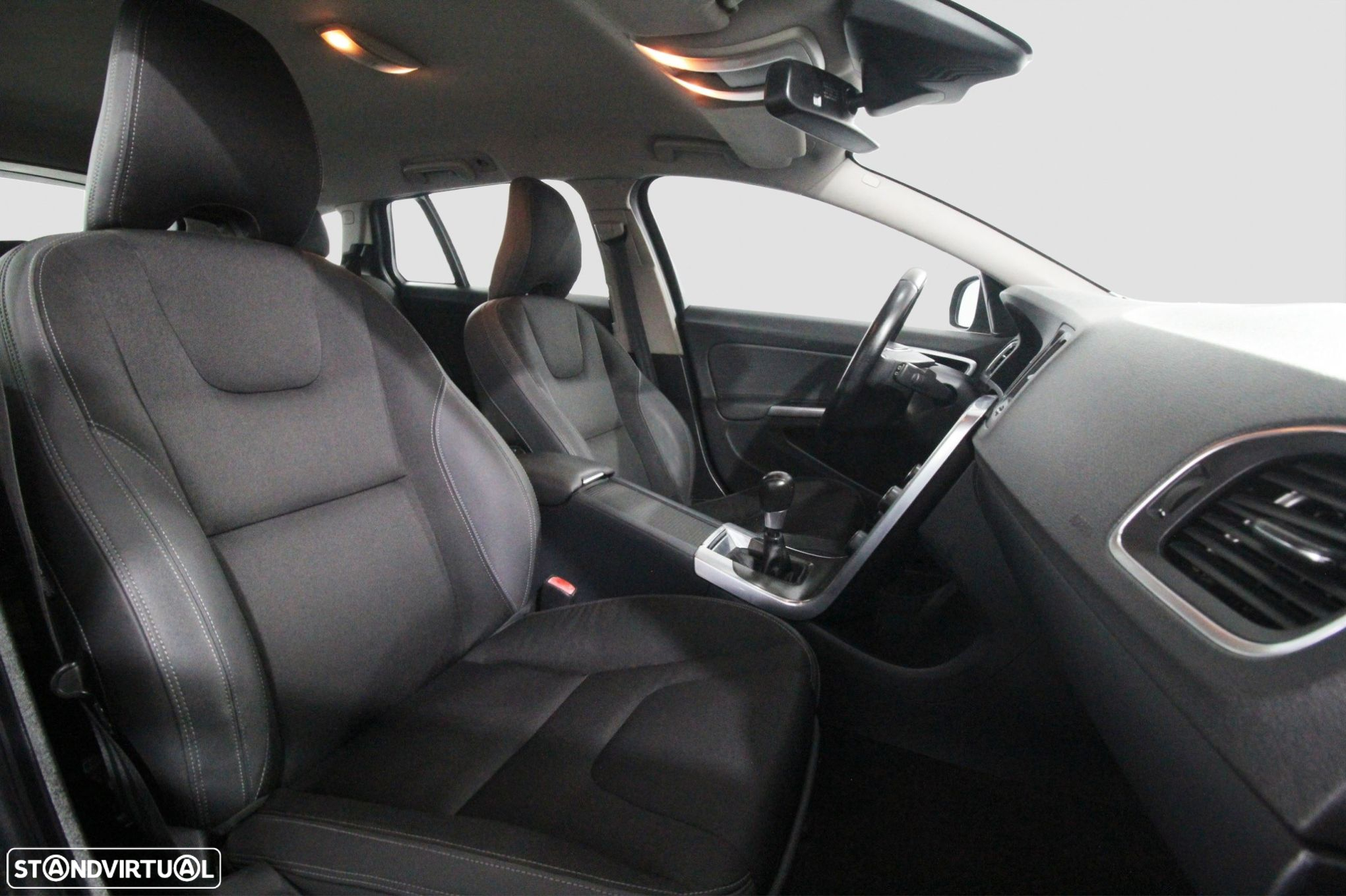 Volvo V60 1.6 D2 Momentum Eco - 15