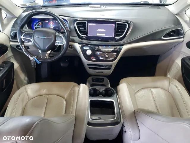 Chrysler Pacifica - 12