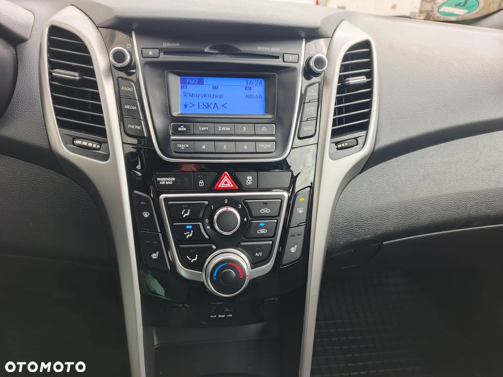 Hyundai i30 i30cw 1.4 Fifa World Cup Edition - 28