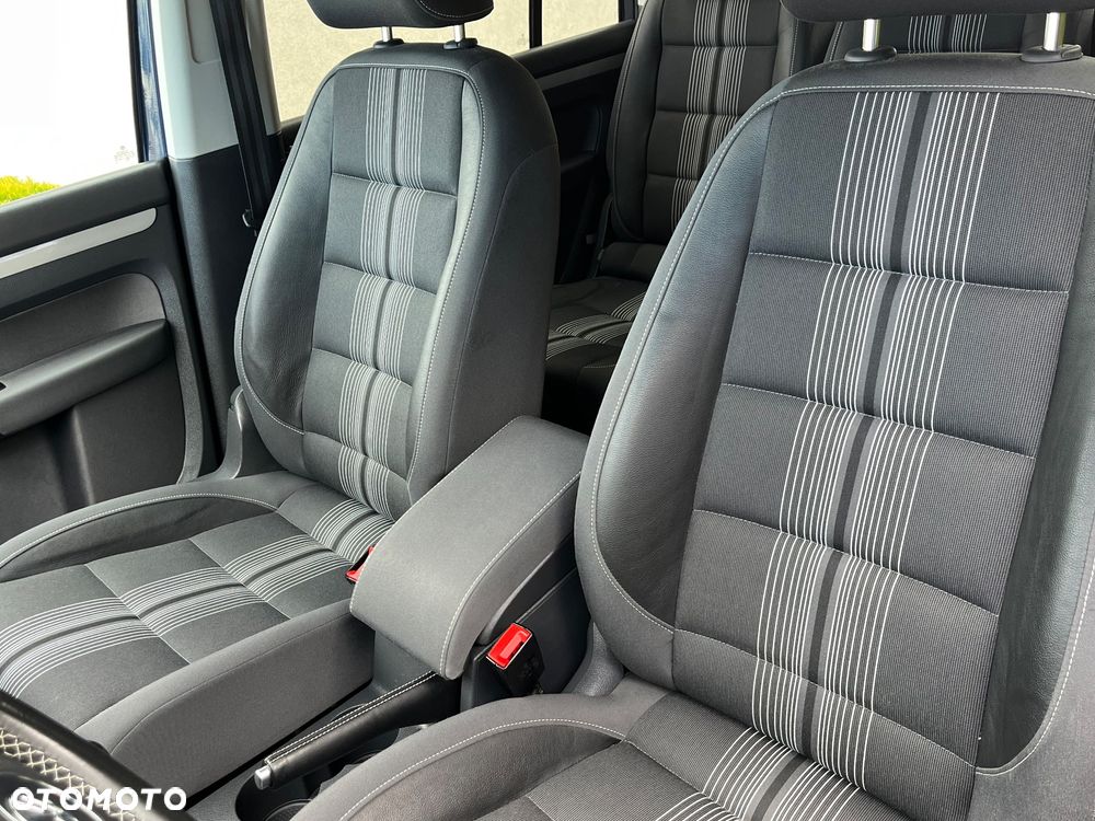 Volkswagen Touran - 19