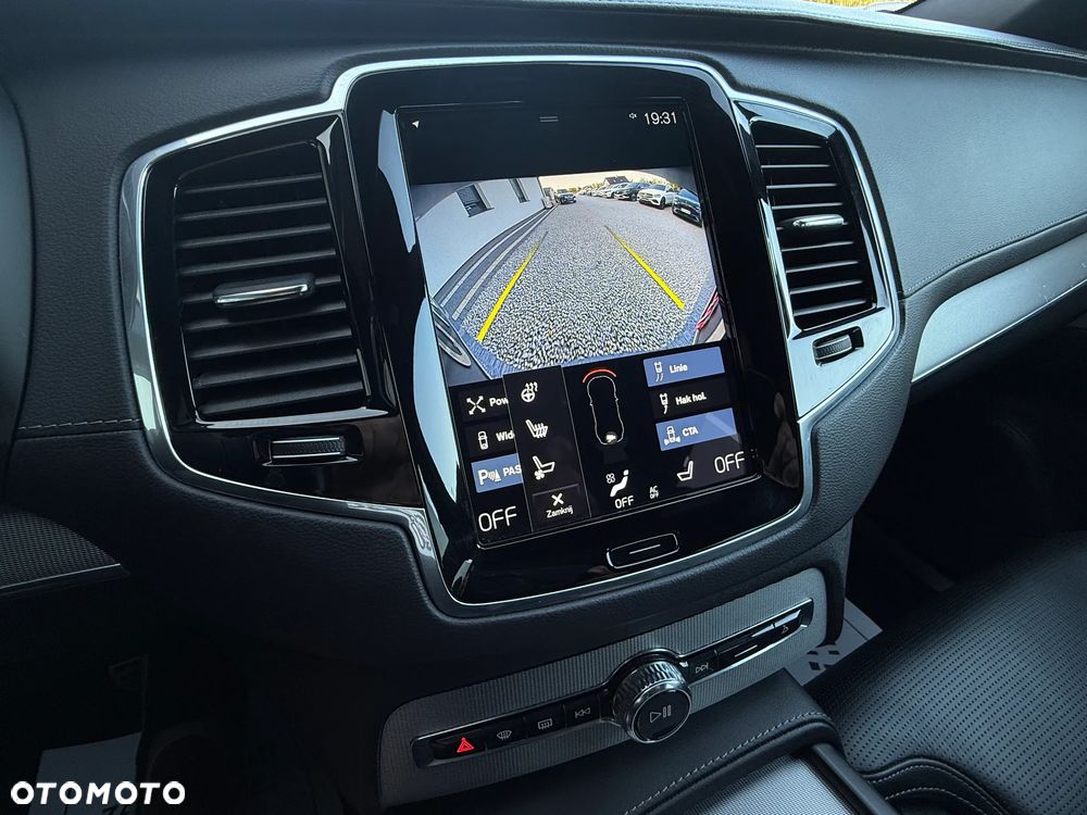 Volvo XC 90 T8 AWD Plug-In Hybrid R-Design 7os - 37