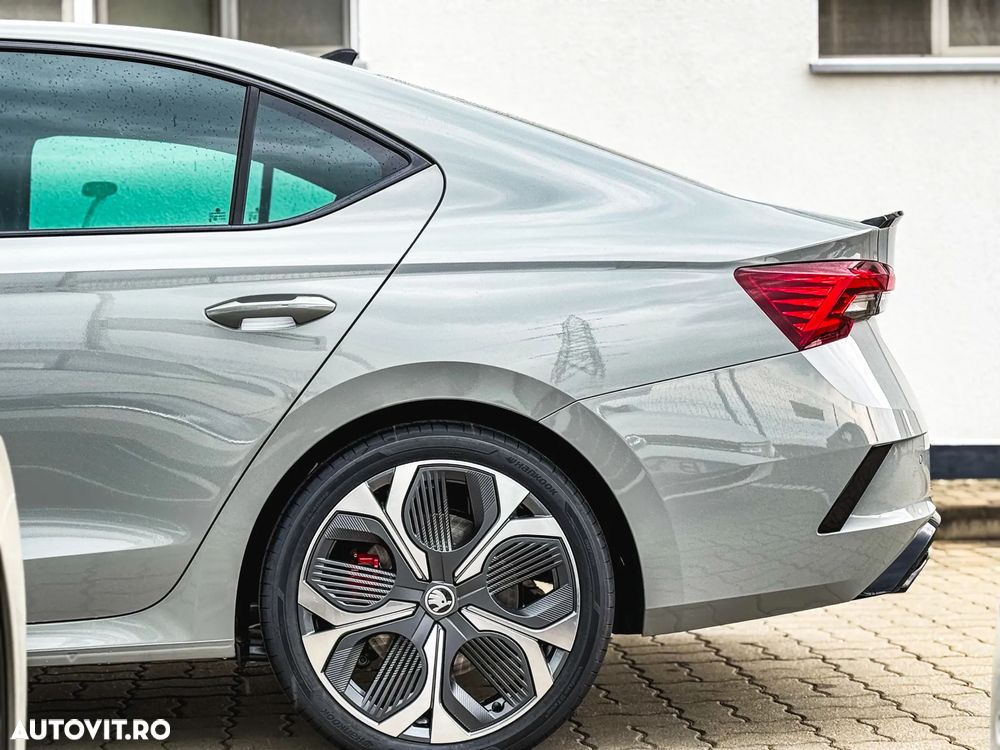 Skoda Octavia 2.0 TSI 265 CP DSG RS - 35