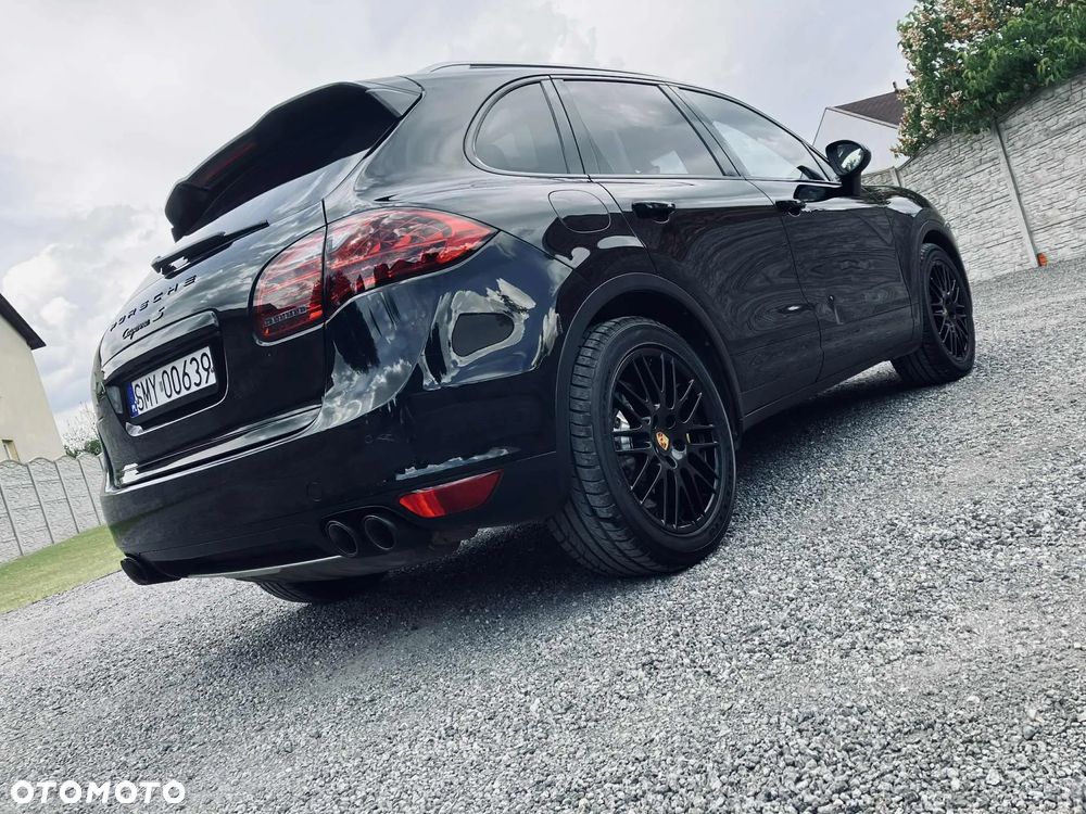 Porsche Cayenne S - 1