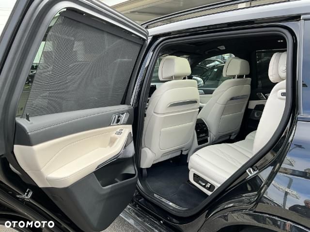 BMW X7 M60i xDrive - 14