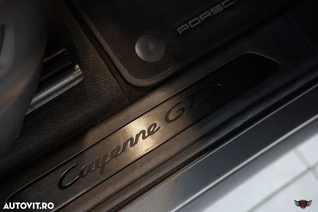 Porsche Cayenne Coupe GTS Tiptronic S - 31