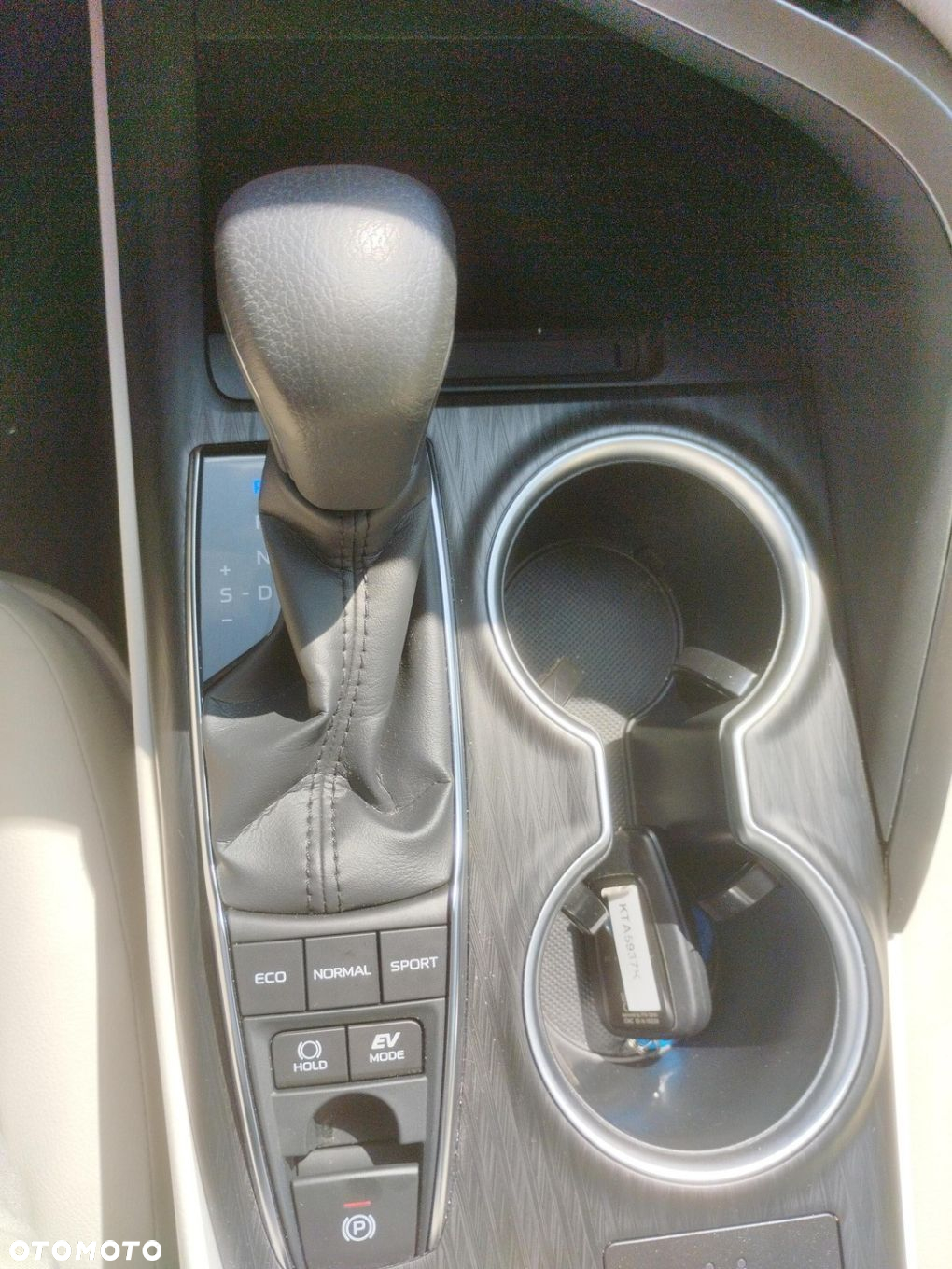 Toyota Camry - 21