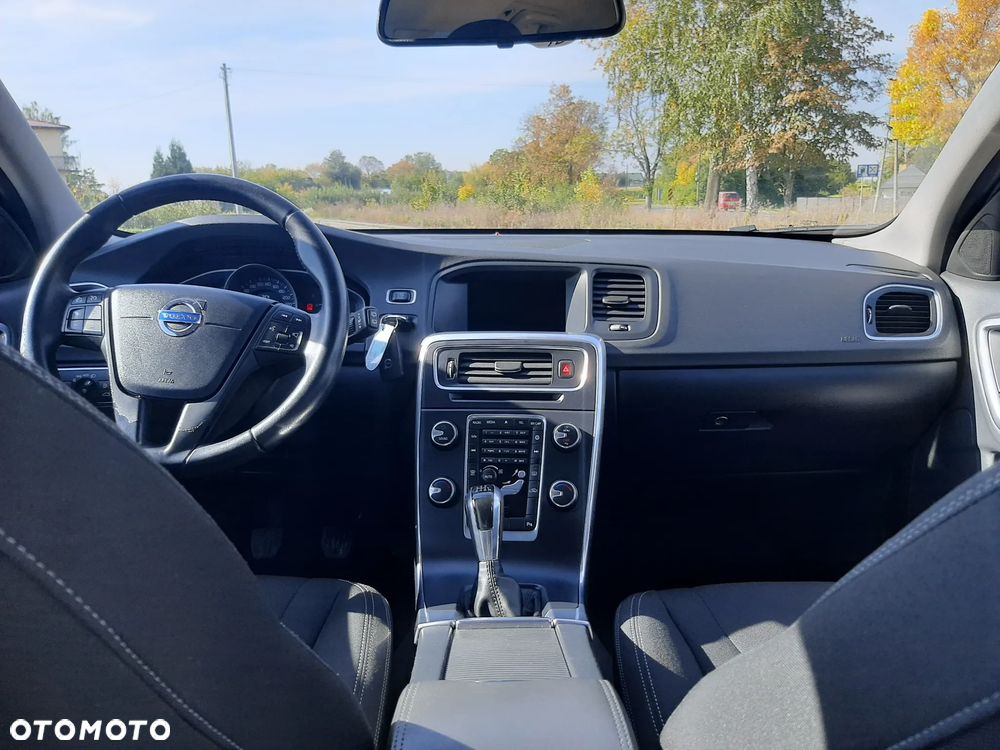 Volvo V60 D3 Momentum - 30