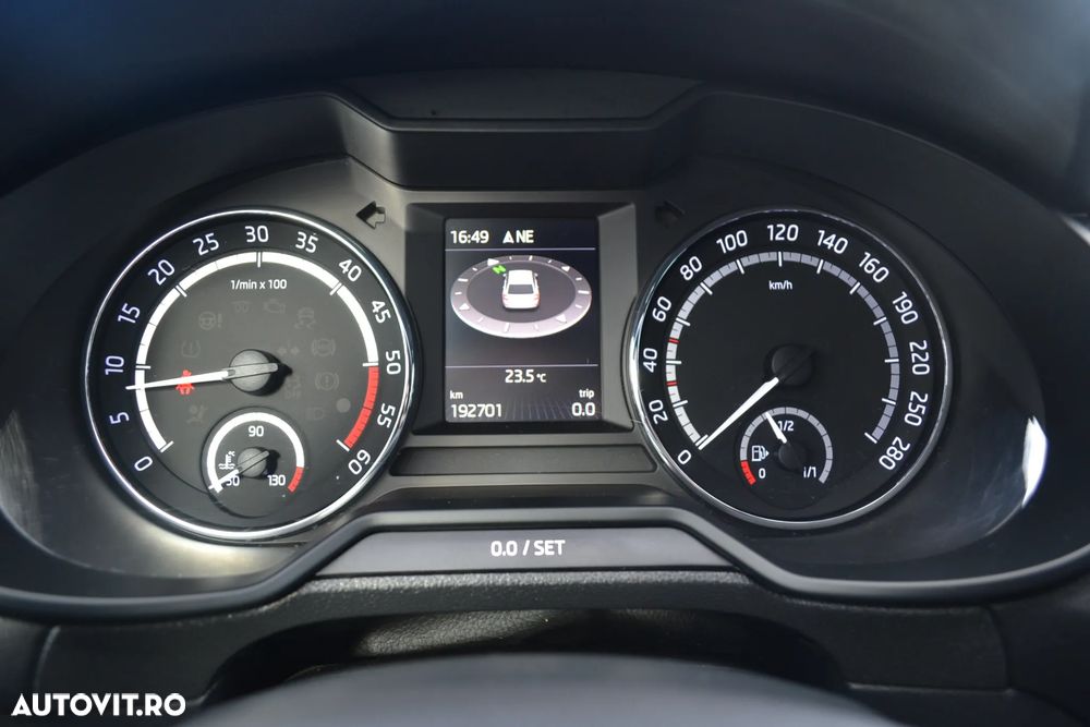 Skoda Octavia 2.0 TDI RS - 17