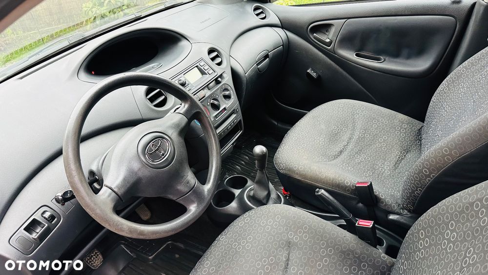 Toyota Yaris - 11
