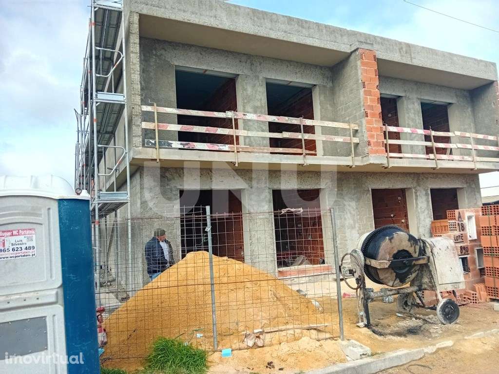 Moradia com Piscina - Grande imagem: 4/9