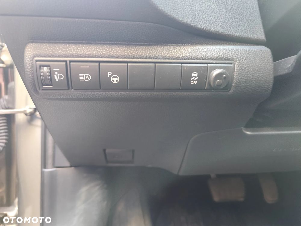 Toyota Corolla 2.0 Hybrid Comfort - 20