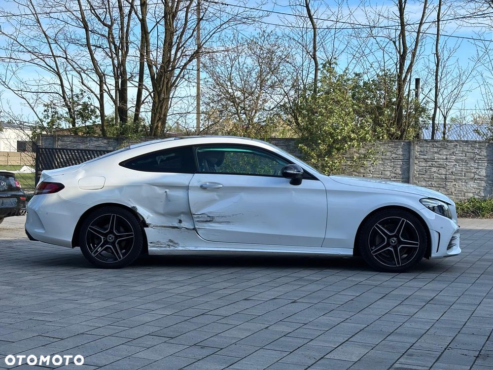 Mercedes-Benz Klasa C 300 9G-TRONIC AMG Line Plus - 9