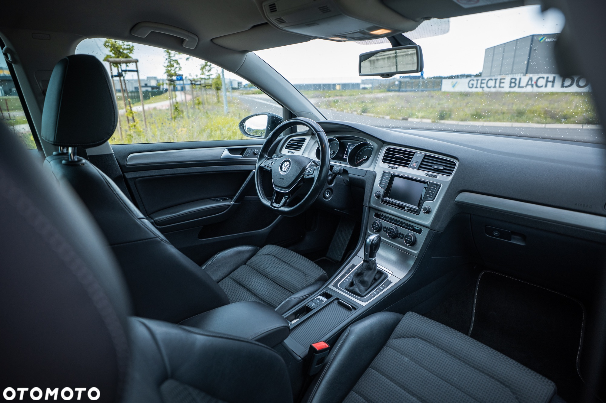 Volkswagen Golf - 21
