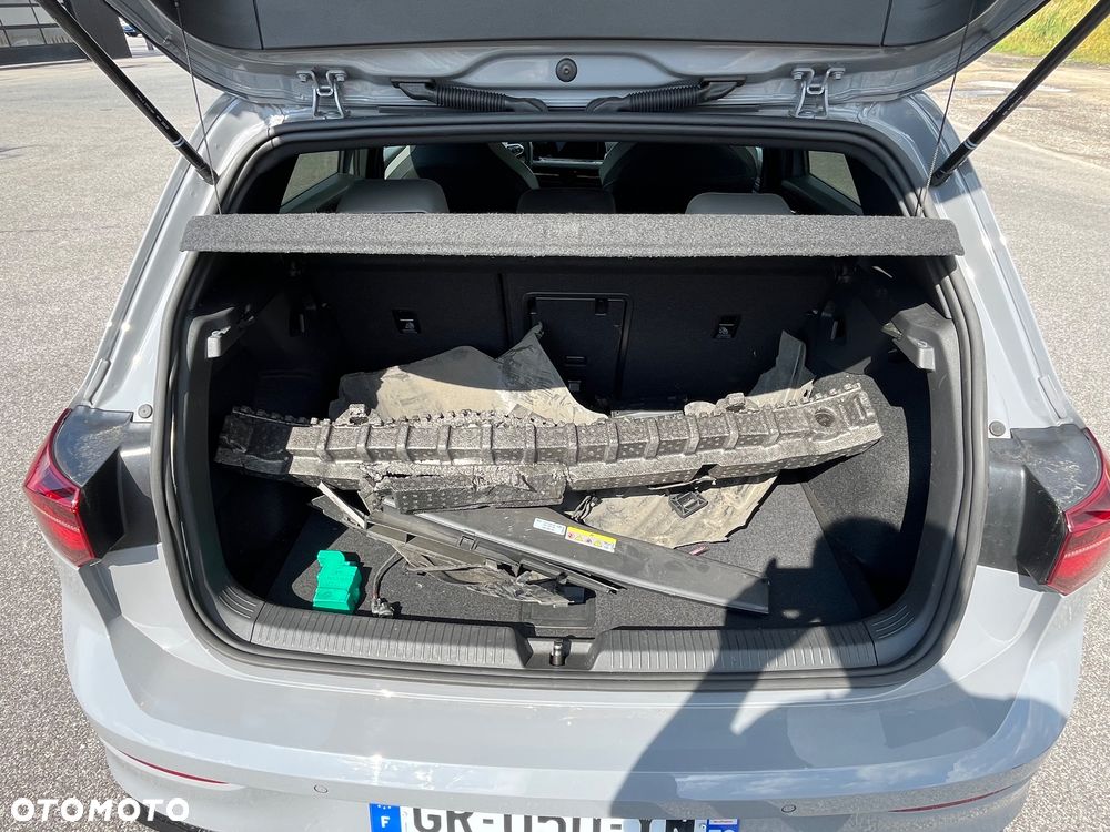 Volkswagen Golf 1.5 eTSI OPF DSG R-Line - 18