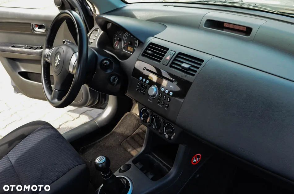 Suzuki Swift 1.3 4x4 Comfort - 38