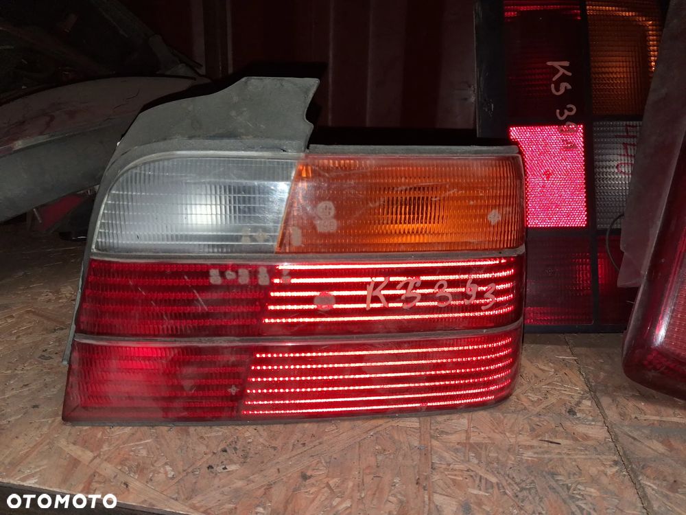 LAMPA TYLNA PRAWA BMW E36 - 1