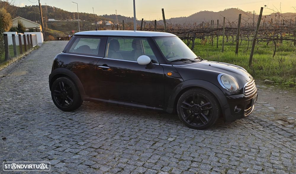 MINI 3 Portas Cooper D - 1