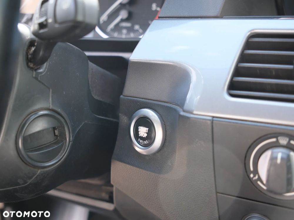 BMW Seria 5 520d - 24