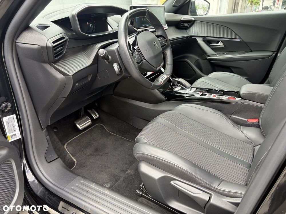 Peugeot 2008 - 12