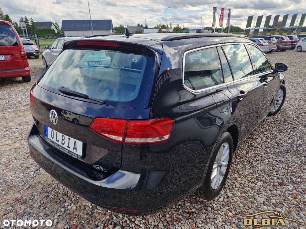 Volkswagen Passat - 12