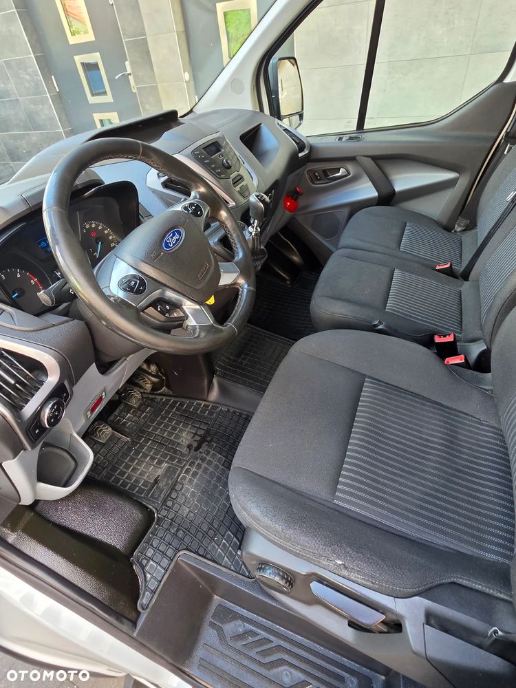 Ford TRANSIT CUSTOM - 9