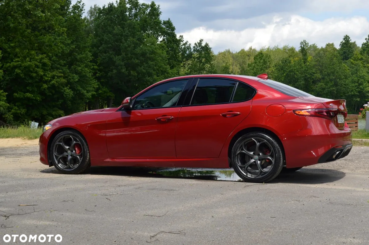 Alfa Romeo Giulia 2.0 Turbo 16V AT8-Q4 Veloce - 7