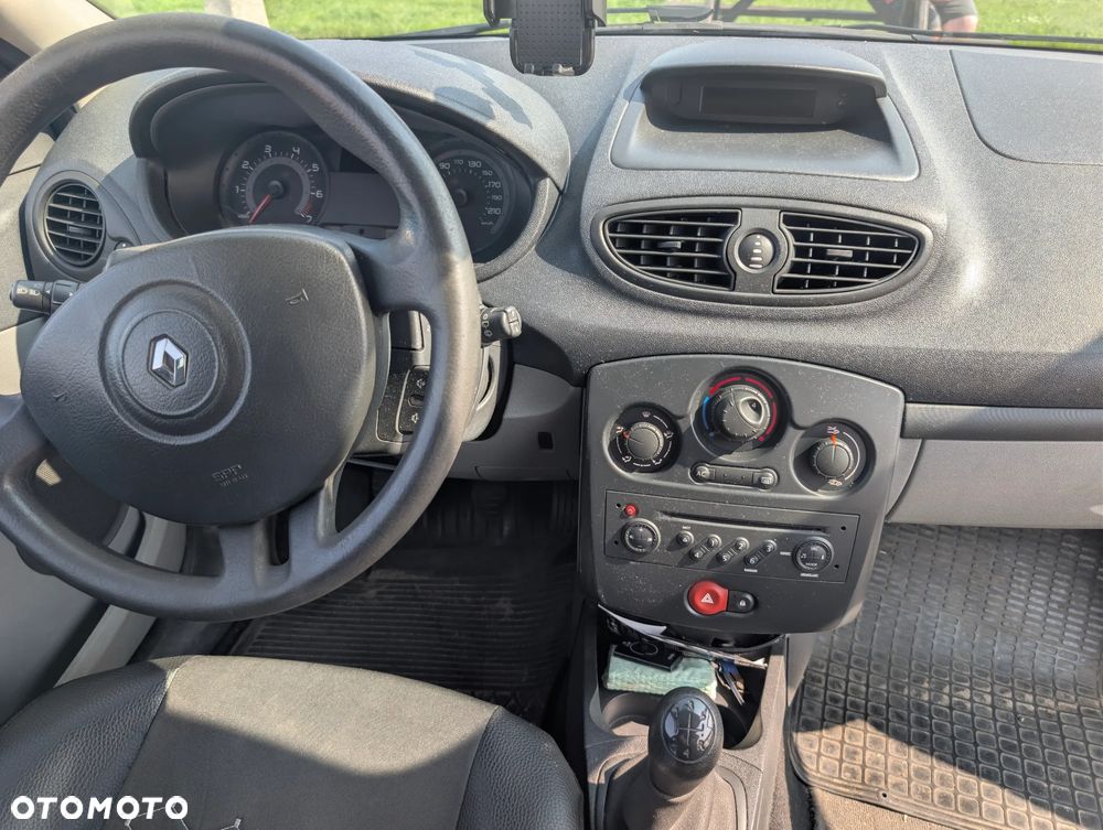 Renault Clio 1.2 16V Expression - 9