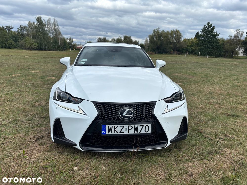 Lexus IS 200t / 300 F Sport - 3