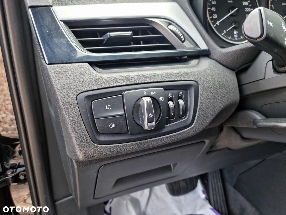 BMW X1 sDrive18i - 24