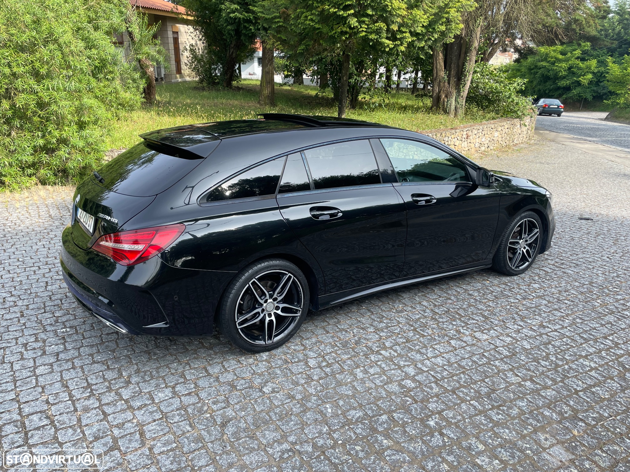 Mercedes-Benz CLA 180 d Shooting Brake AMG Line Aut. - 11