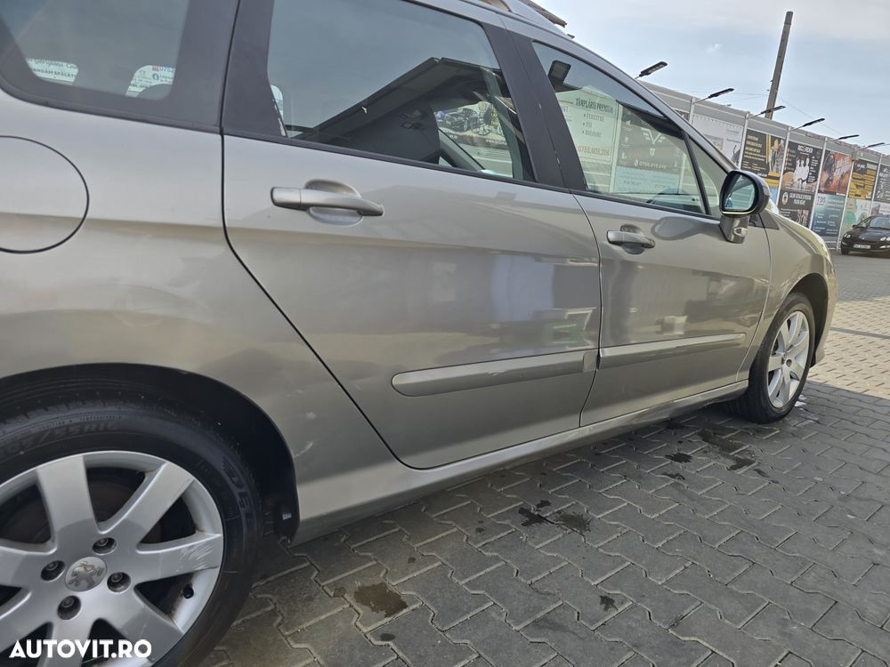 Peugeot 308 1.6HDi Confort Pack - 9