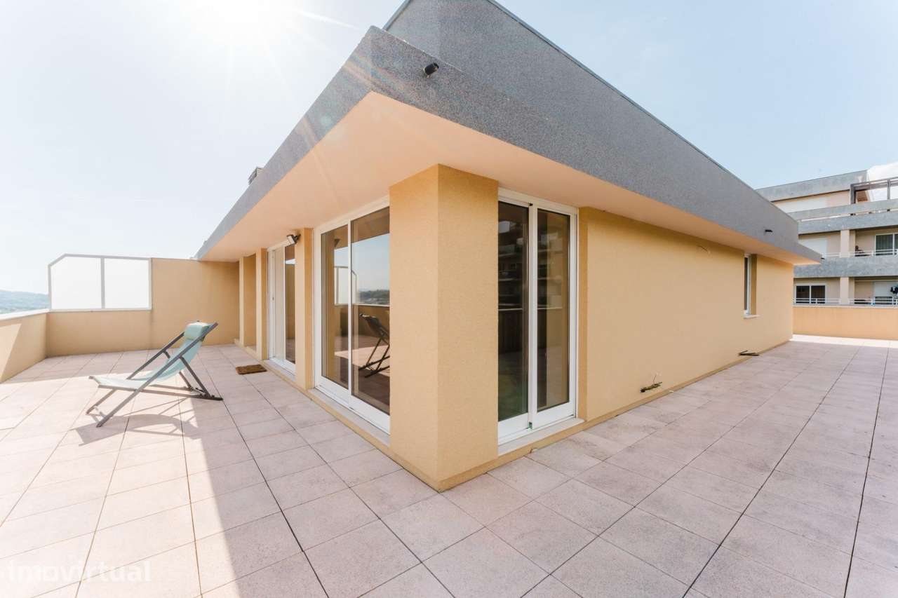 Penthouse Duplex T4+1 com Terraço de 3 Frentes e Vista Serra - Grande imagem: 4/38
