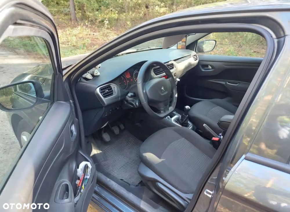 Peugeot 301 1.2 Pure Tech Access - 8