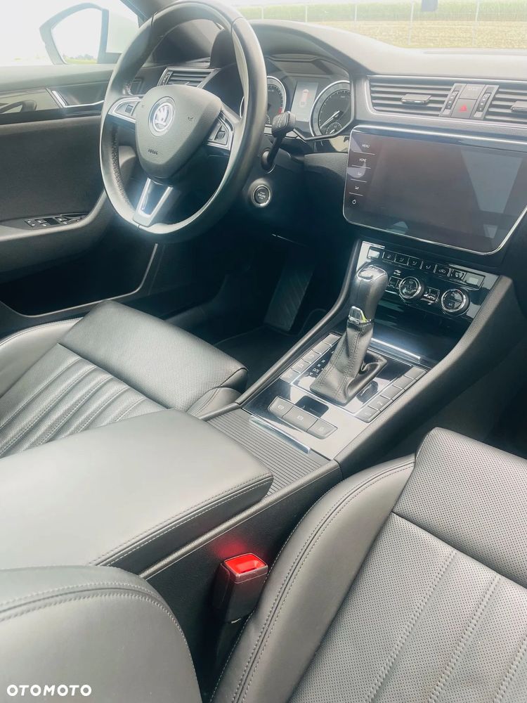 Skoda Superb 2.0 TDI L&K DSG - 18