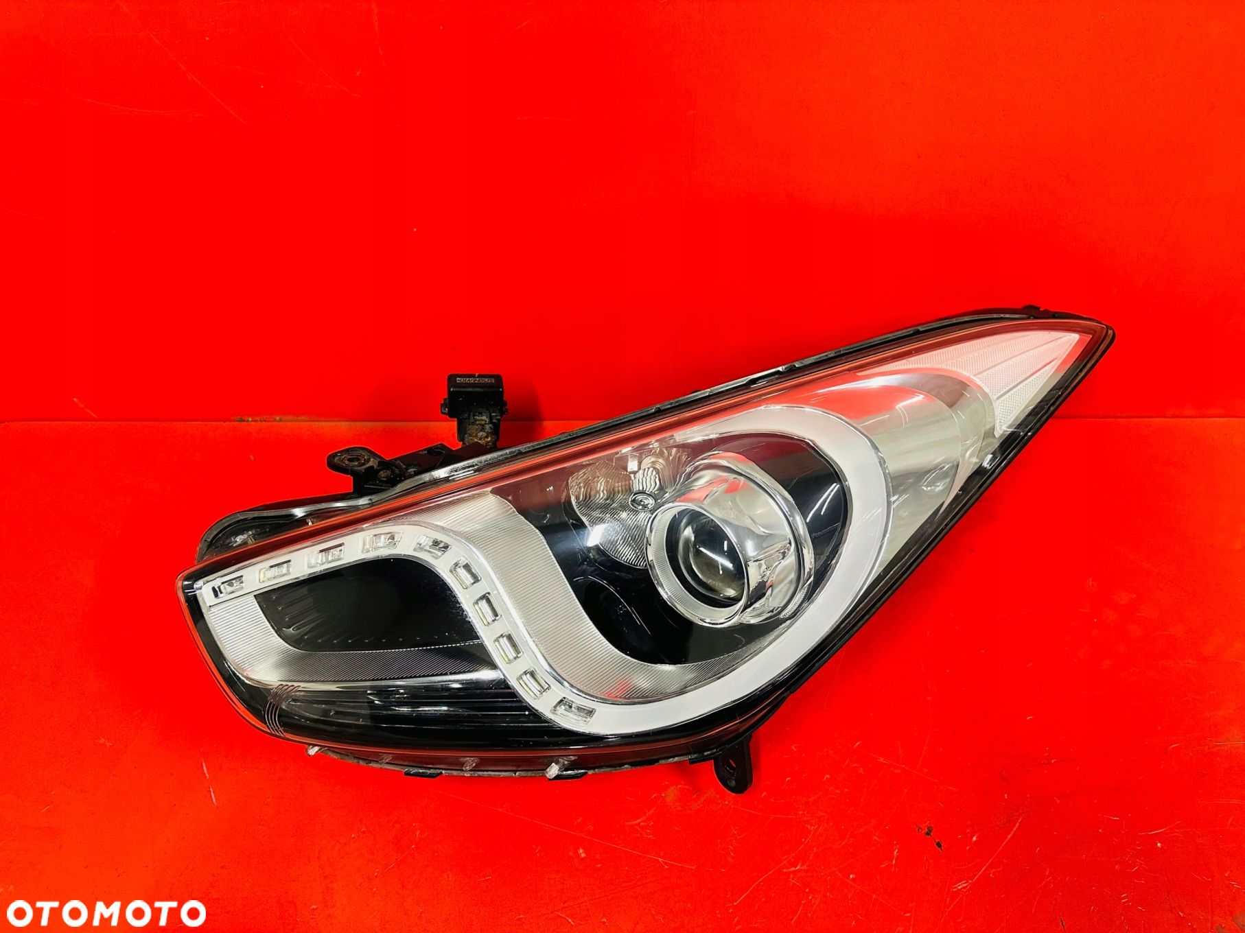 LAMPA LEWA HYUNDAI I40 ZWYKŁA LED BDB EUROPA 10 PIN - 1