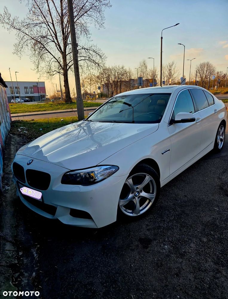 BMW Seria 5 528i xDrive Luxury Line - 17