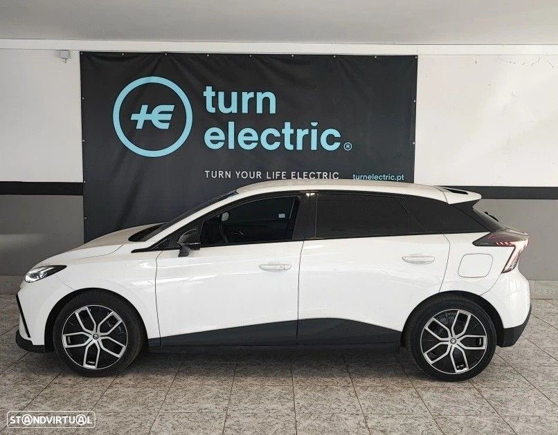 MG MG4 64 kWh Luxury - 1