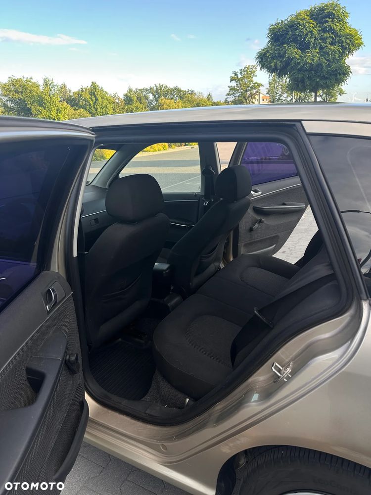 Skoda Fabia 1.4 16V Ambiente - 8