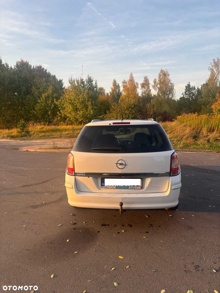 Opel Astra 2010 photo 4