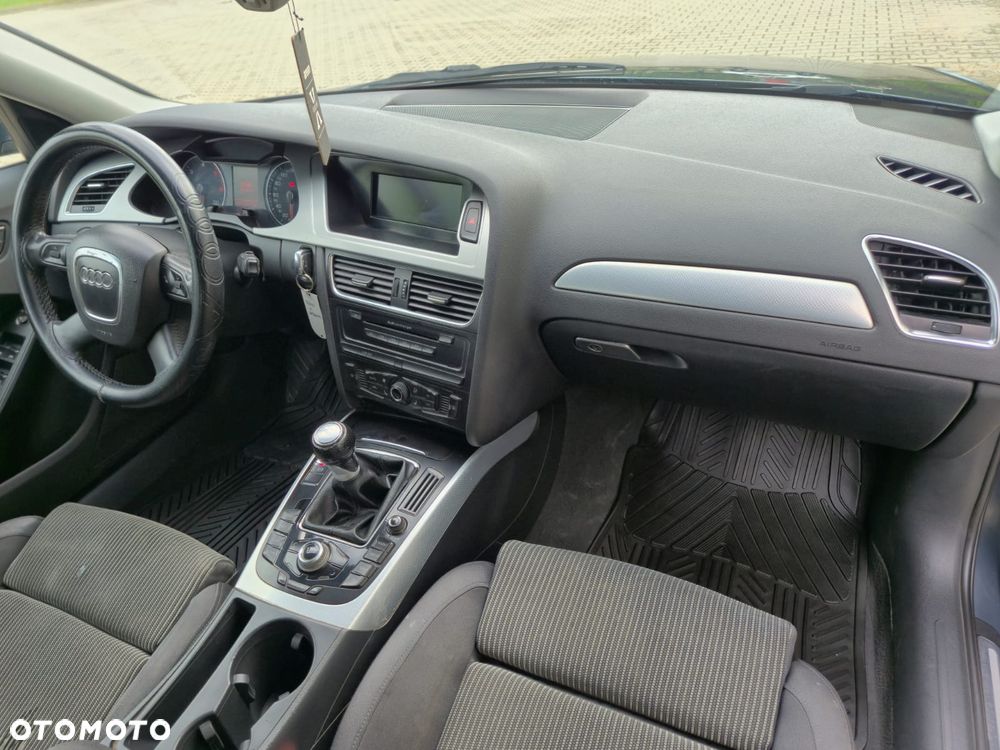 Audi A4 Avant 2.0 TDI DPF Ambiente - 12