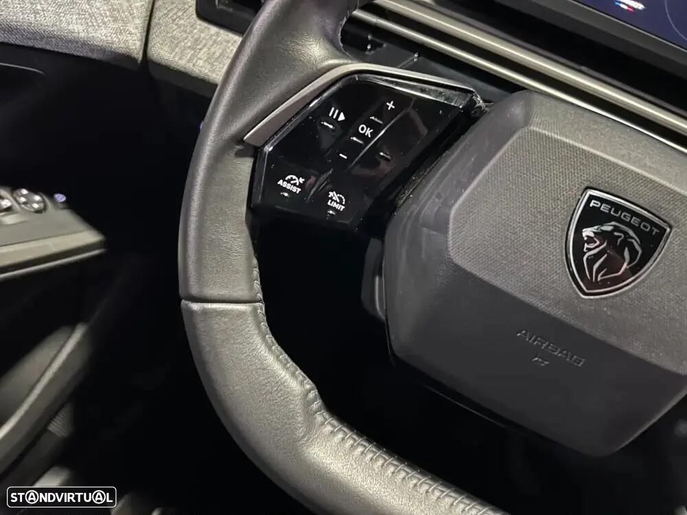 Peugeot 3008 1.2 Hybrid Allure e-DCS6 - 18