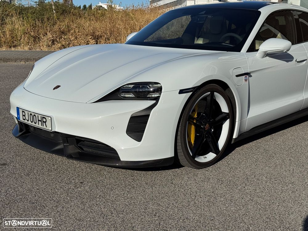 Porsche Taycan Turbo S - 9