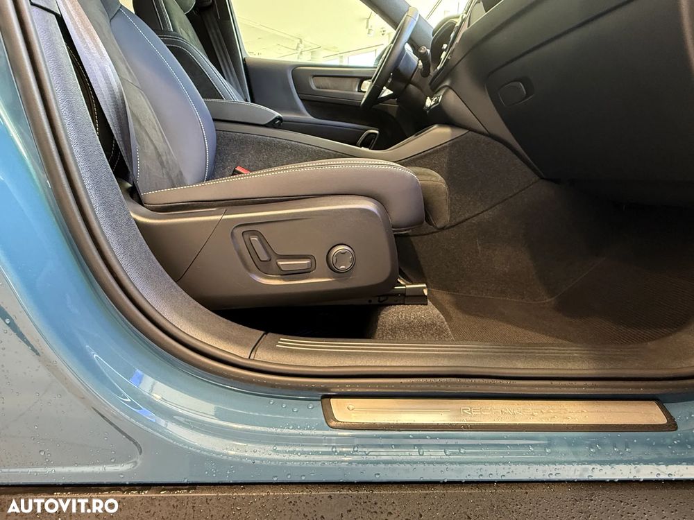 Volvo XC 40 Recharge T5 Twin Engine AT7 R-Design - 29